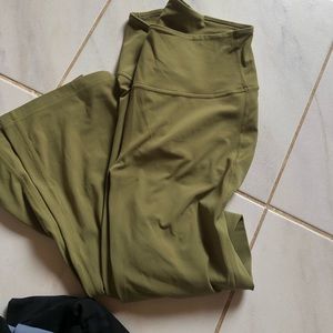 Lululemon groove pant size 8